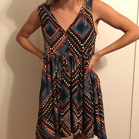 Beautiful Pattern Dress - Picture 4 of 4